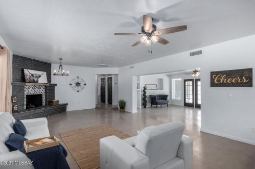 3539 Sierra Madre Dr, Tucson, AZ 85749-9477