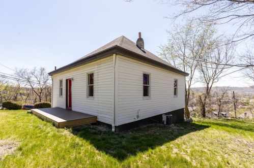 711 Bluff St, Bridgeville PA  15017-2431 exterior