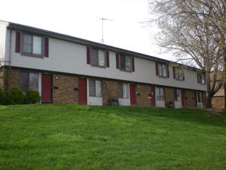 2355 Echo Valley Dr, Cuyahoga Falls OH  44224-2707 exterior