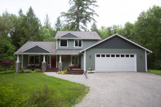 6425 Puget Beach Rd, Olympia, WA 98516-9204