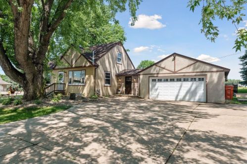 38 10th St, Minnetrista, MN 55387