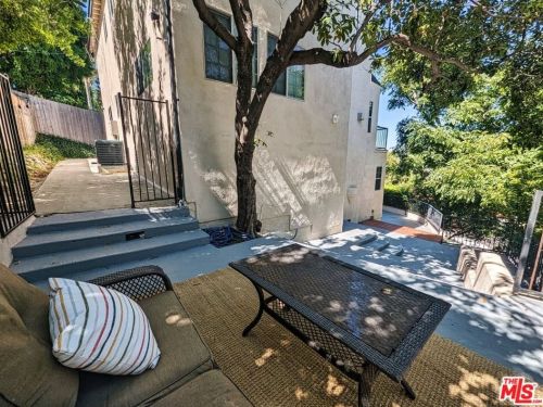 11264 Sunshine Ter, North Hollywood CA  91604-3124 exterior