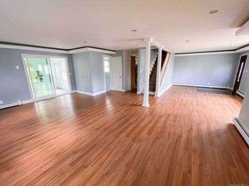 548 Adele Pl, Bethpage, NY 11714-3802