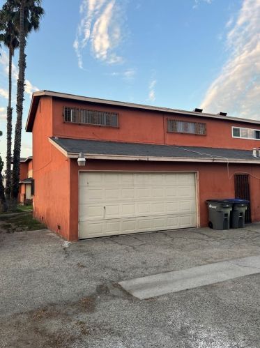 12 Dovecote Ln, Long Beach, CA 90745-5617