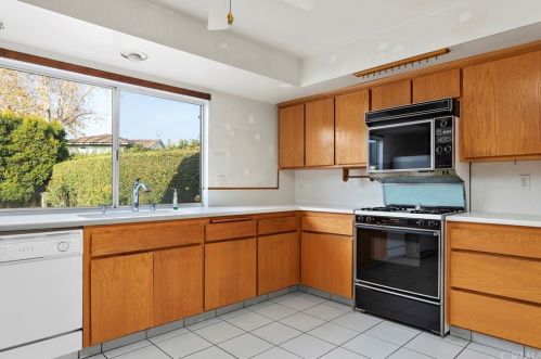 621 Chestnut Ave, Orange CA 92867-3743 exterior