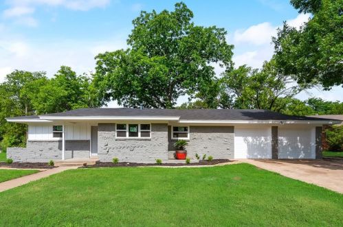 7136 Overhill Rd, Fort Worth, TX 76116-8758