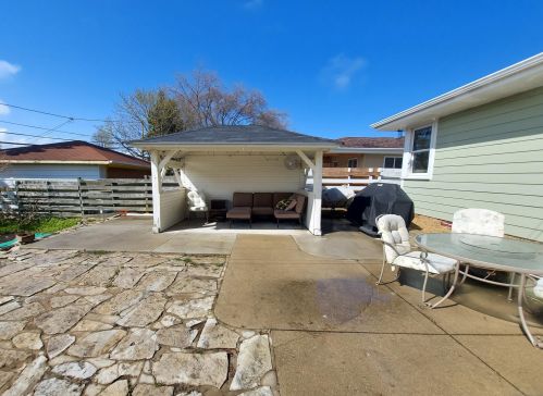 6027 Lake Dr, Cudahy WI  53110-3126 exterior