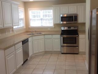 401 Tar Heel Ln, Kernersville NC  27284-2063 exterior