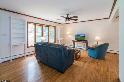 3 Orchard St, Greystone Park NJ  07950-3228 exterior