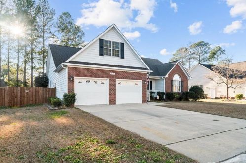 3425 Broomsgrove Dr, Fayetteville, NC 28306-9008