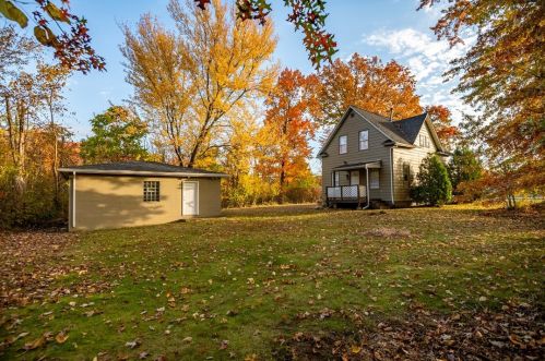479 Clarksville Rd, Hermitage PA  16148-2976 exterior