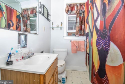 7 2nd St, Highspire PA  17034-1001 exterior