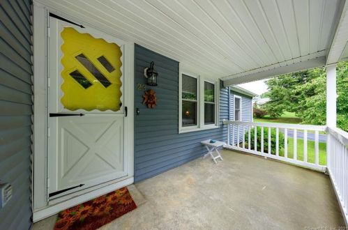 23 Tetreault Ave, Norwich CT  06360-1949 exterior