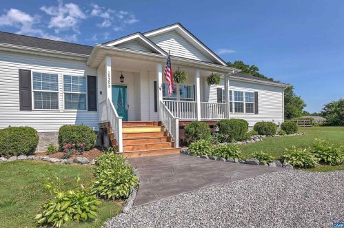 15393 Goshen Rd, Montpelier, VA 23192-2303