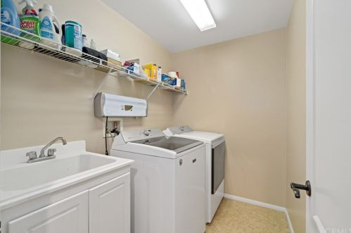 39601 Parkview Dr, Temecula CA  92591-7229 exterior