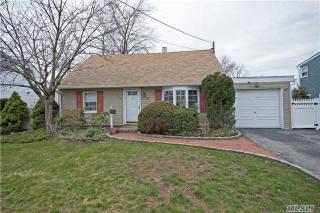 131 Arlyn Dr, East Massapequa, NY 11758-6113