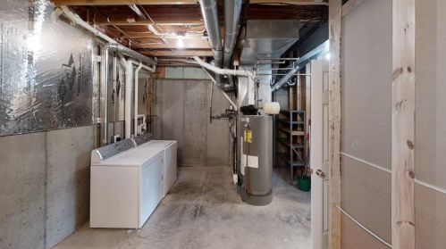 153 Wellington Dr, Florence KY  41042-7719 exterior