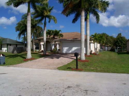 2341 Haddon St, Fort Pierce, FL 34984-5131