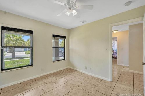 711 3rd Pl, Dania Beach FL  33004-4924 exterior