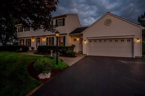 24 Somerset Dr, Bethlehem Center, NY 12077-3116