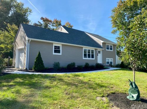 38 Hillsdale Rd, East Brunswick, NJ 08816-4319