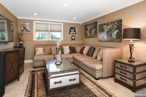 355 Corona Pl, Ridgewood NJ  07450-2801 exterior