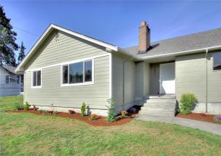 1633 34th St, Tacoma, WA 98404-4802