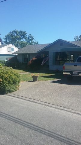 421 11th St, Puyallup, WA 98371-5705
