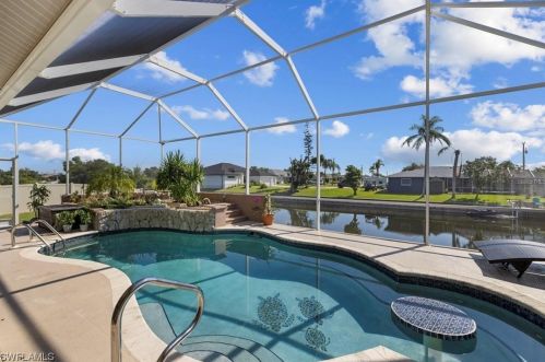 201 4th Pl, Cape Coral FL  33990-1042 exterior