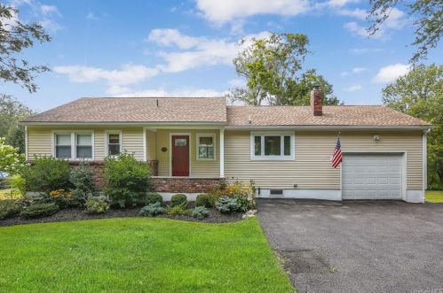 397 Barrett Hill Rd, Mahopac, NY 10541-2409