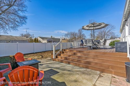 542 California Ave, Bricktown NJ 08724-1402 exterior