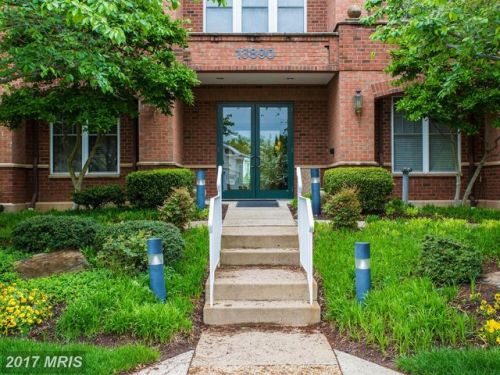 13890 Chelmsford Dr, Gainesville VA  20155-3125 exterior