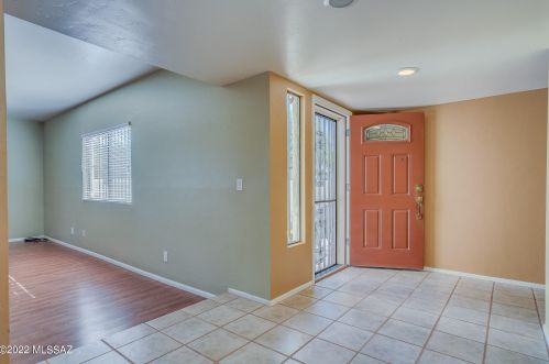 7043 Calle Cerca, Tucson, AZ 85715-4905