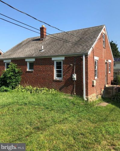 926 Thornton Rd, Boothwyn PA  19061-3127 exterior