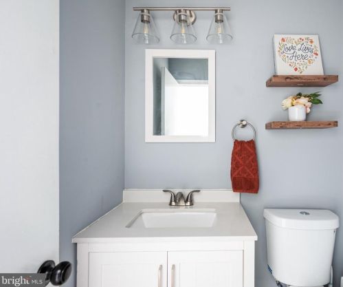 11853 Dunlop Ct, Herndon VA  20191-2709 exterior