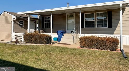 557 Holly Dr, Smithville, PA 17560-9615