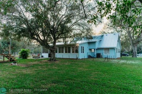 430 Emerald Ave, Fort Pierce FL  34945-2123 exterior