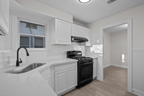 1805 54 St, Galveston TX 77551-5122 exterior