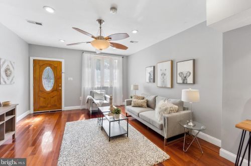 2450 4th St, Philadelphia, PA 19148-3905