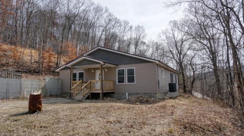 66306 Broom Rd, Cambridge, OH 43725-9631