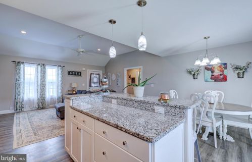 4 Highland Dr, Seaford DE  19973-4827 exterior