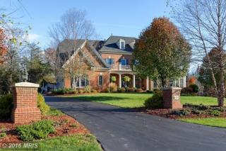 27370 Bridle Pl, Fairfax, VA 20152-6410