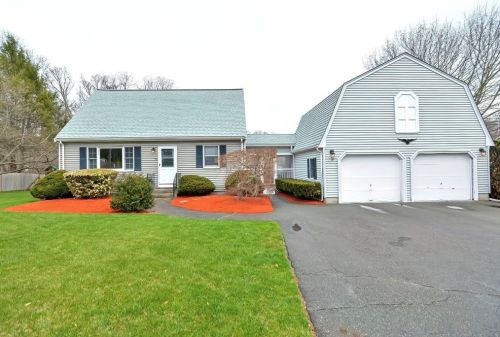 70 Kotlik St, Stoughton, MA 02072-2770