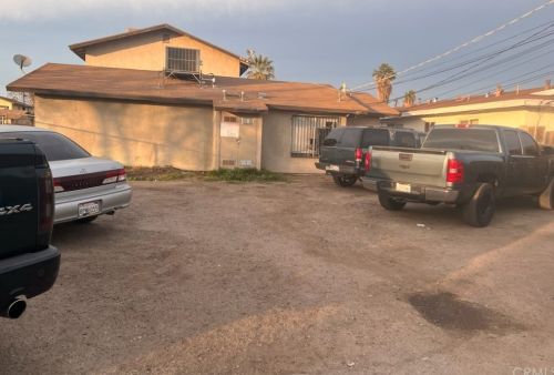 1417 Lake St, Bakersfield, CA 93305-4882