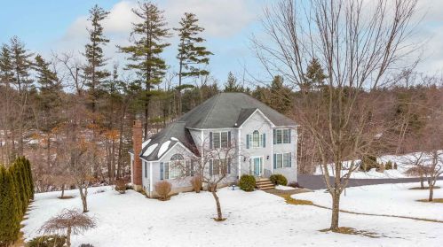 15 Lori Ln, Londonderry, NH 03053-2378