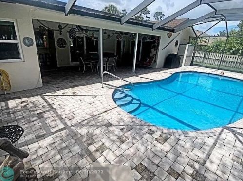 12151 Old Country Rd, West Palm Beach FL  33414-4816 exterior