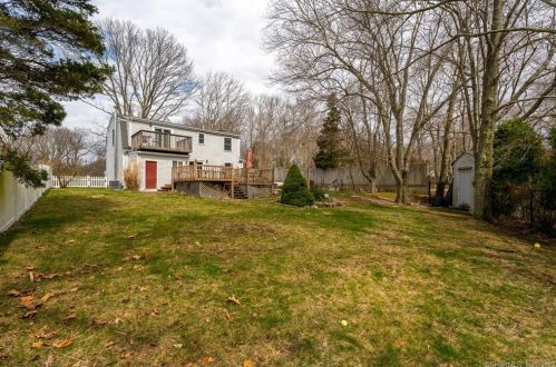 2 Katherine Rd, Lyme CT  06371-1620 exterior