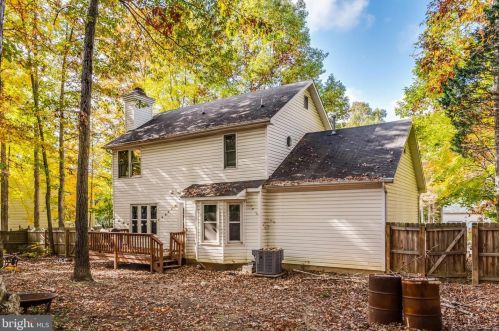6404 Forest Grove Dr, Fredericksburg VA  22407-6344 exterior
