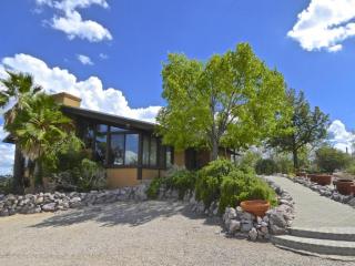 4707 Lazy C Dr, Tucson, AZ 85745-9649