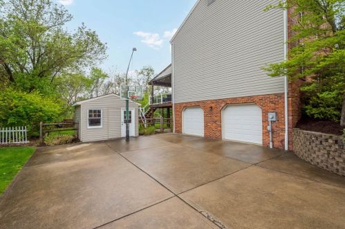 705 Kingswood Ln, Mc Donald PA  15057-2666 exterior